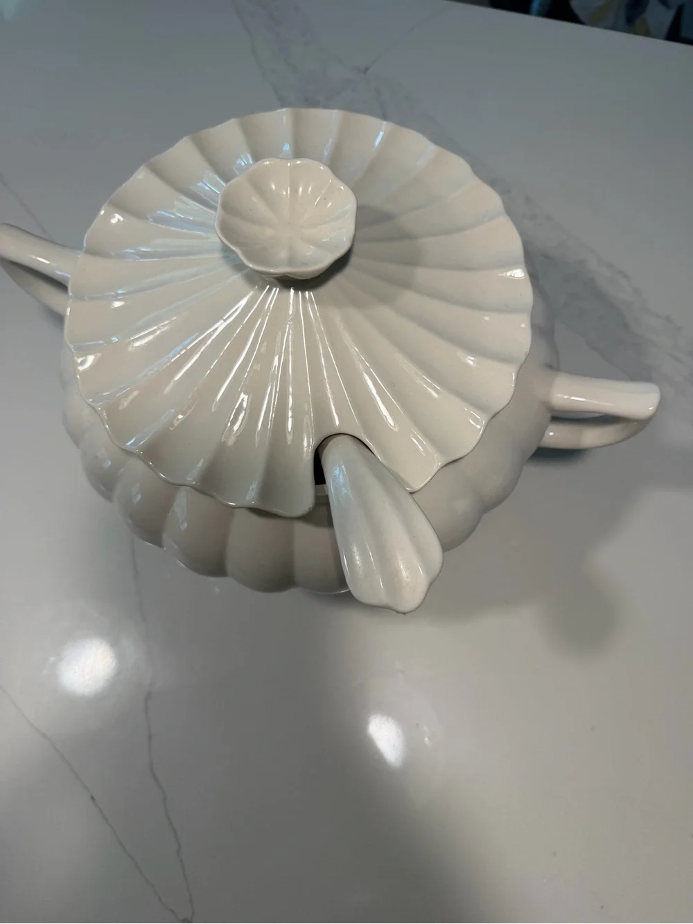 California Pottery C609 soup tureen with ladle